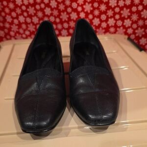 Liz Baker Classic Black Women's Shoes
